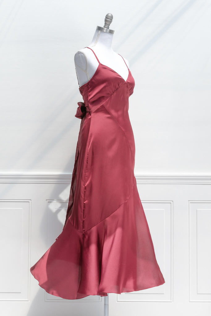 feminine aesthetic dresses inspired by vintage and french fashion - a bias cut burgundy dress with spagetti straps, and side slit - amantine - quarter view