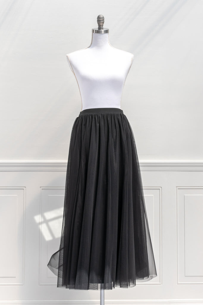 feminine aesthetic clothing - a long maxi skirt in black color and tulle fabric - french girl autumn style - amantine - front view