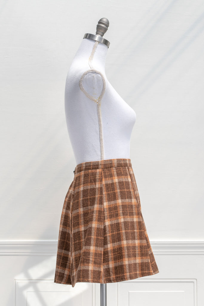 Aesthetic Clothes / a vintage cute school style brown and orange plaid mini skirt - side view