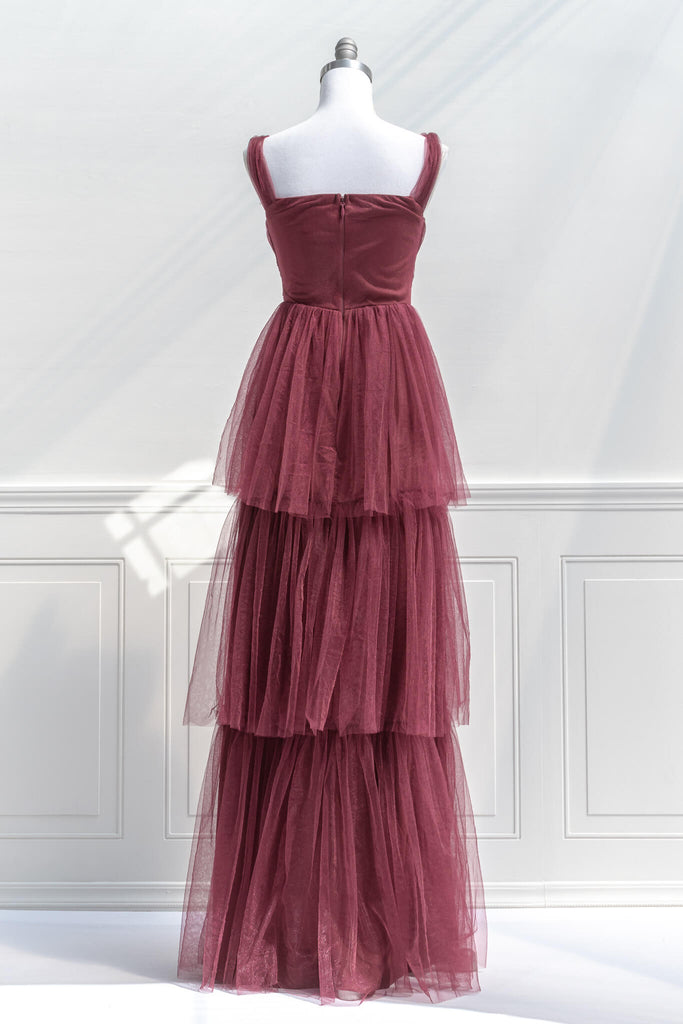 french dress in a feminine and vintage style - a tulle burgundy tiered event dress - amantine french dresses - back view
