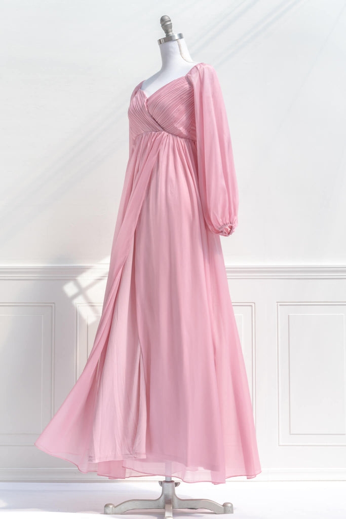 pink dresses - a french and feminine vintage style maxi dress in pink, with long sleeves and modest cut - amantine - slit view 