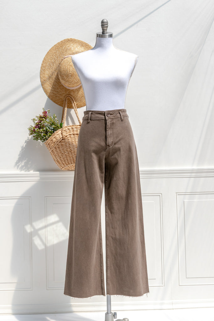 Amantine Willow high-rise wide-leg jeans in cocoa brown with pockets and raw hem — front view
