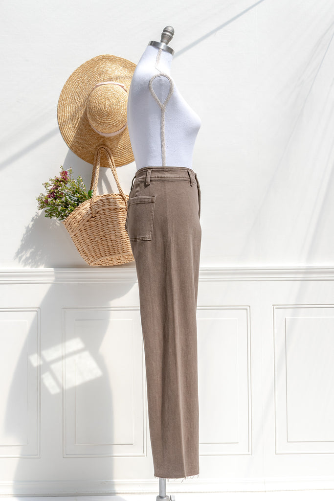 Willow wide-leg jeans — side view with straight hip and full wide leg