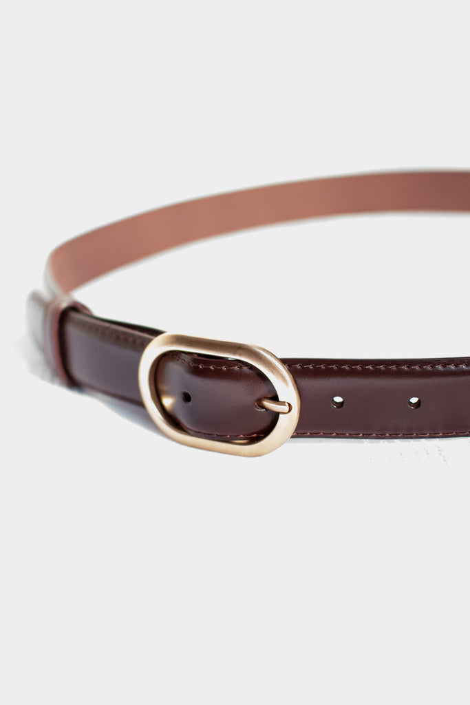 women's classic belt in brown. 