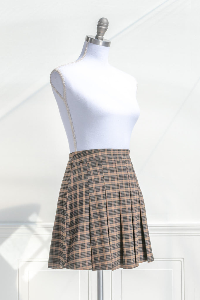 short skirts - plaid box pleat skirt with a side zipper. Short skirt cottagecore style outfit. quarter view. amantine. 