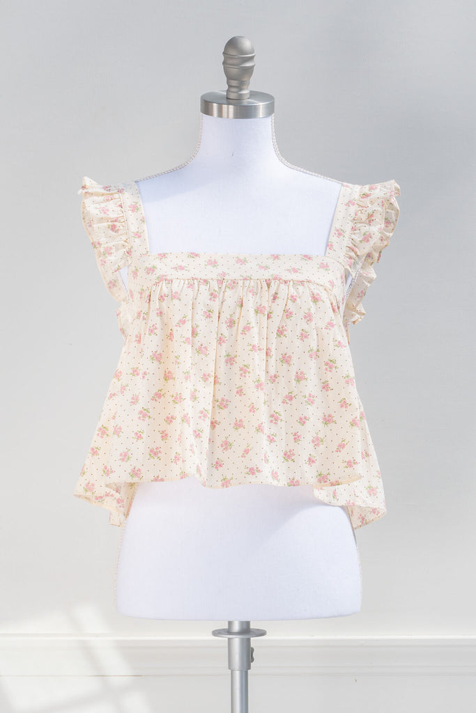 cottagecore outfits - feminine top in a lovely floral pattern.  front view. amantine boutique.