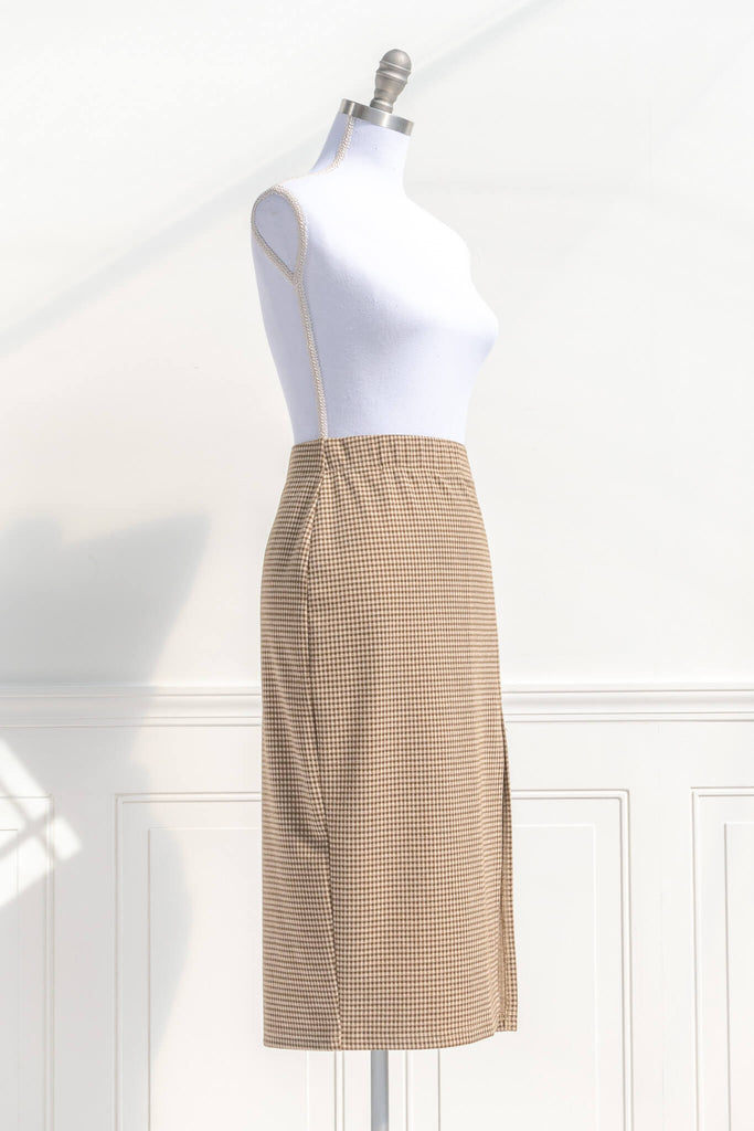 cottage core outfits - a feminine french style pencil skirt - front view. amantine. 