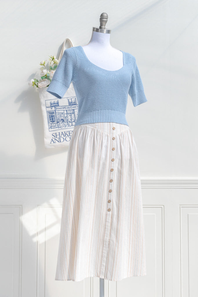 french girl style outfit - a blue shirt and a feminine skirt. amantine french style. 
