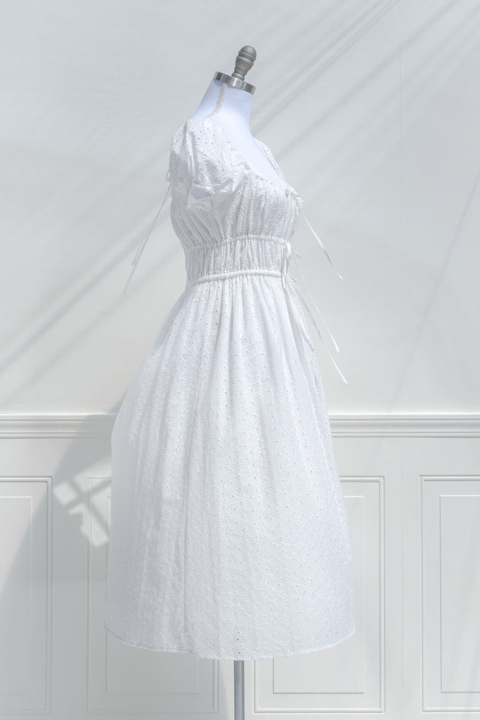 cottagecore dress - a chemise a la reine or marie antoinette style dress. square neckline, puff sleeves, midi length. feminine style view. 