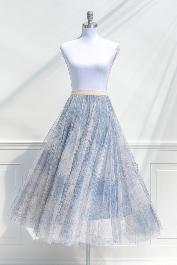 cottagecore outfit ideas - a toile skirt made of tulle. twirling view. 