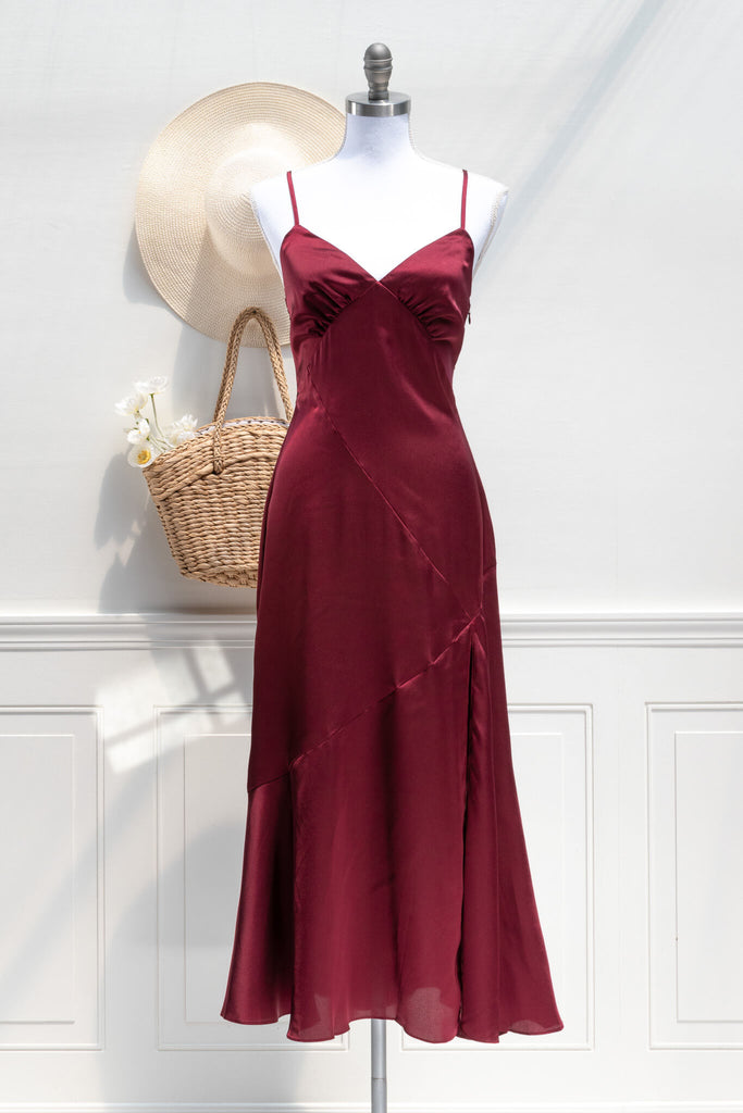 boutique dresses - french girl style. a long red burgundy elegant silk dress. front view. amantine. 