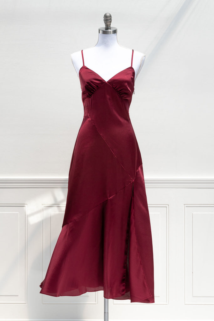 boutique dresses - french girl style. a long red burgundy elegant silk dress. front view. amantine. 