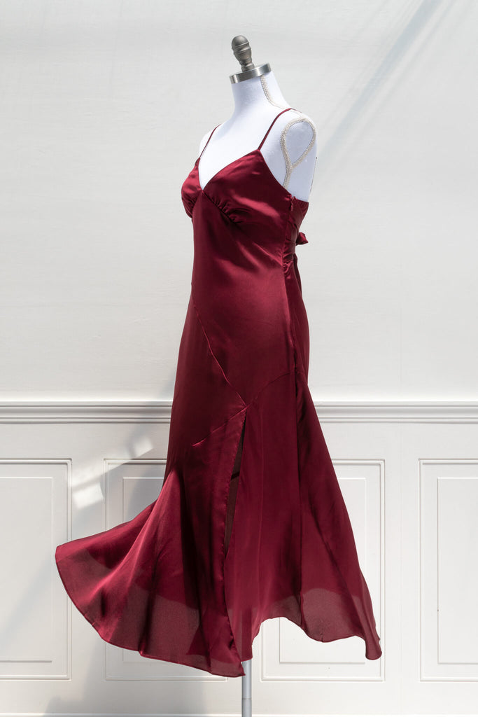 boutique dresses - french girl style. a long red burgundy elegant silk dress. side view. amantine. 
