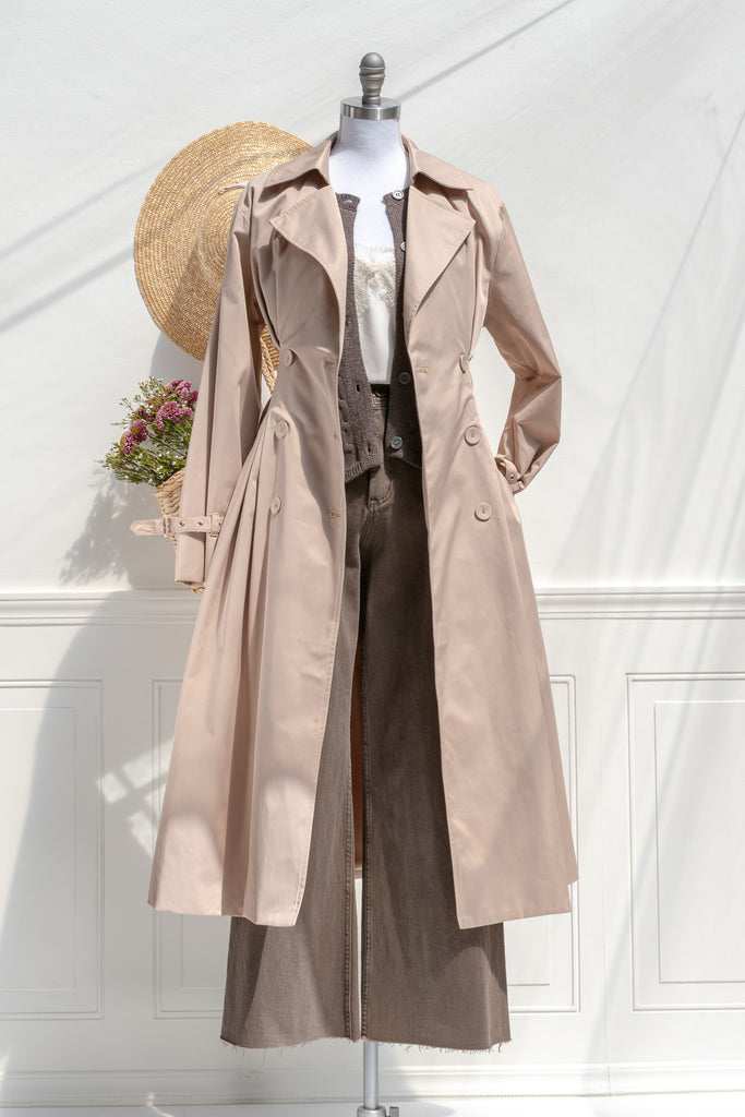 trench coat outfit for fall - brown tone