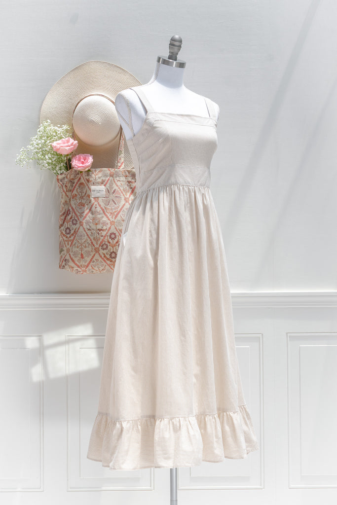 cottagecore dress for fall. cute feminine and romantic style french dress. amantine dresses. 3/4 side view. 