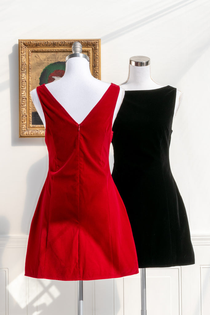 velvet dress for the holidays. red velvet mini dress french girl style form the 1960's. Cute holiday dresses. front view. 