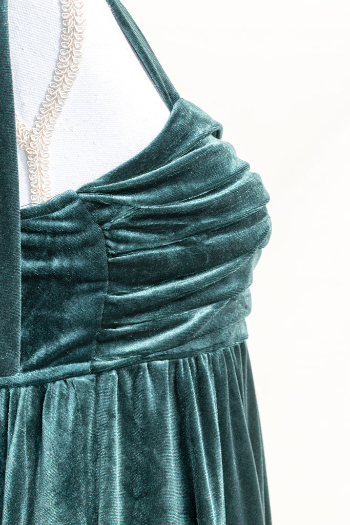 cute dresses - green velvet dress for holidays. elegant cute dresses for holiday party. 