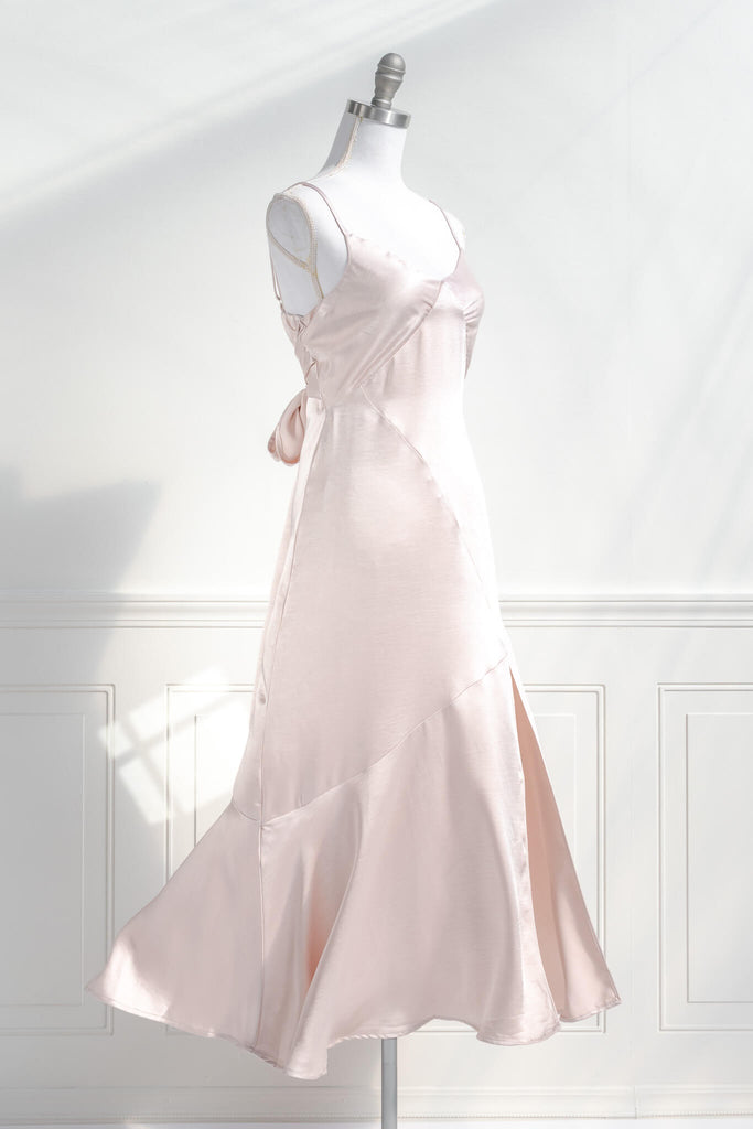 peach fuzz dress in a feminine and french style. Pink elegant dress - french girl style- amantine  quarter view. 