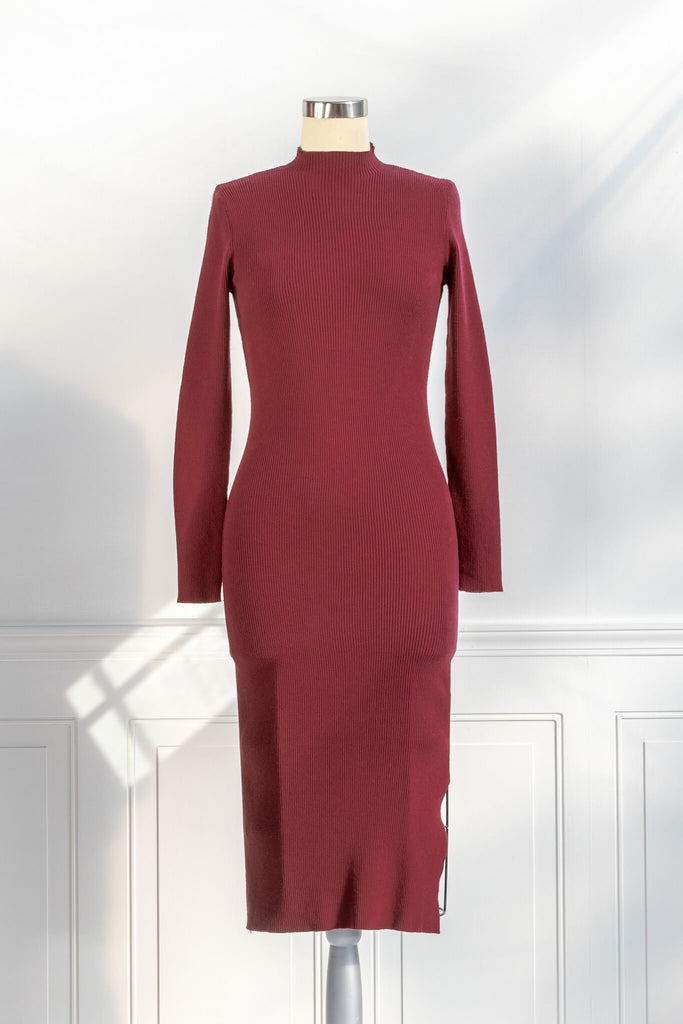 burgundy knit dress with long sleeves. french style dress. amantine. front view. 