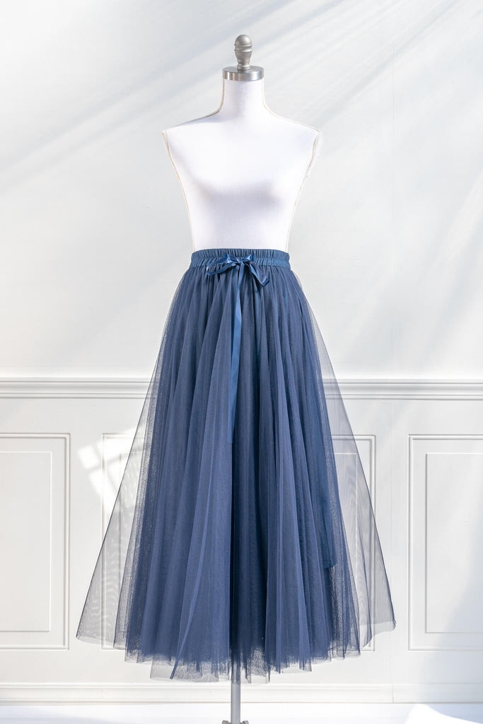 feminine clothing - a french style blue tulle maxi skirt. french girl skirt with bow. front view. amantine.