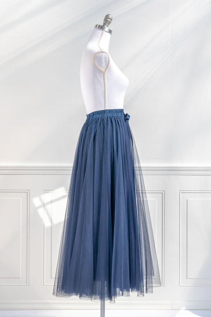 feminine clothing - a french style blue tulle maxi skirt. french girl skirt with bow. side view. amantine.