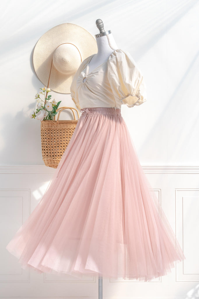 pink aesthetic clothing. feminine french girl style pink skirt. amantine. 