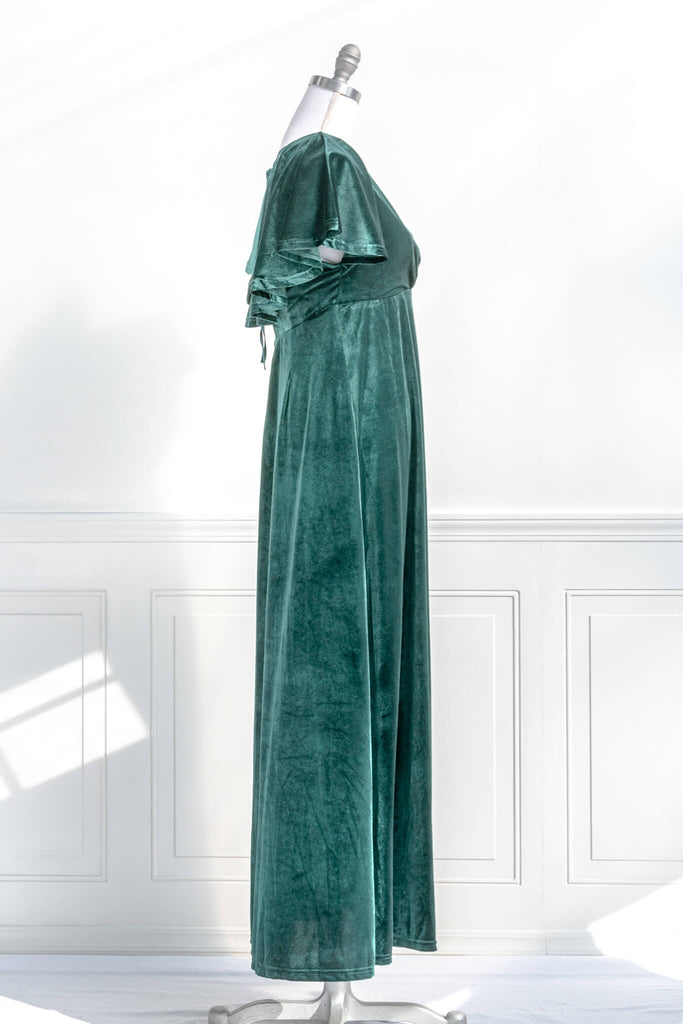 feminine holiday dresses - a long green velvet dress perfect for holiday parties - side view - amantine. 