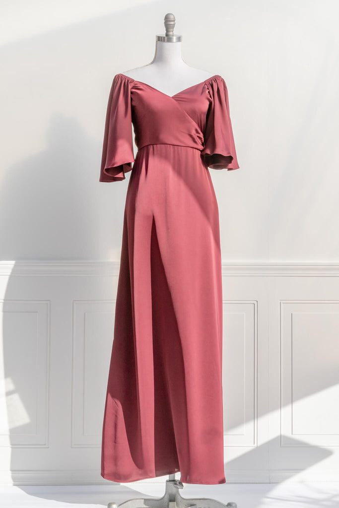an elegant holiday dress inspired by elegant french dresses - a 3/4 sleeve burgundy silky dress with a v neckline and a long skirt. front view - amantine.