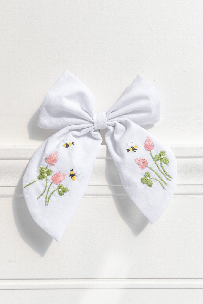 french girl hair bow with hand embroidered details. amantine. 