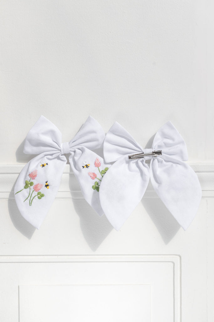 french girl hair bow with hand embroidered details. amantine. 