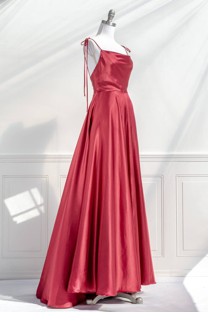 burgundy prom dress - the aphrodite princess dress is a dream for your prom and formal event. side view. amantine.