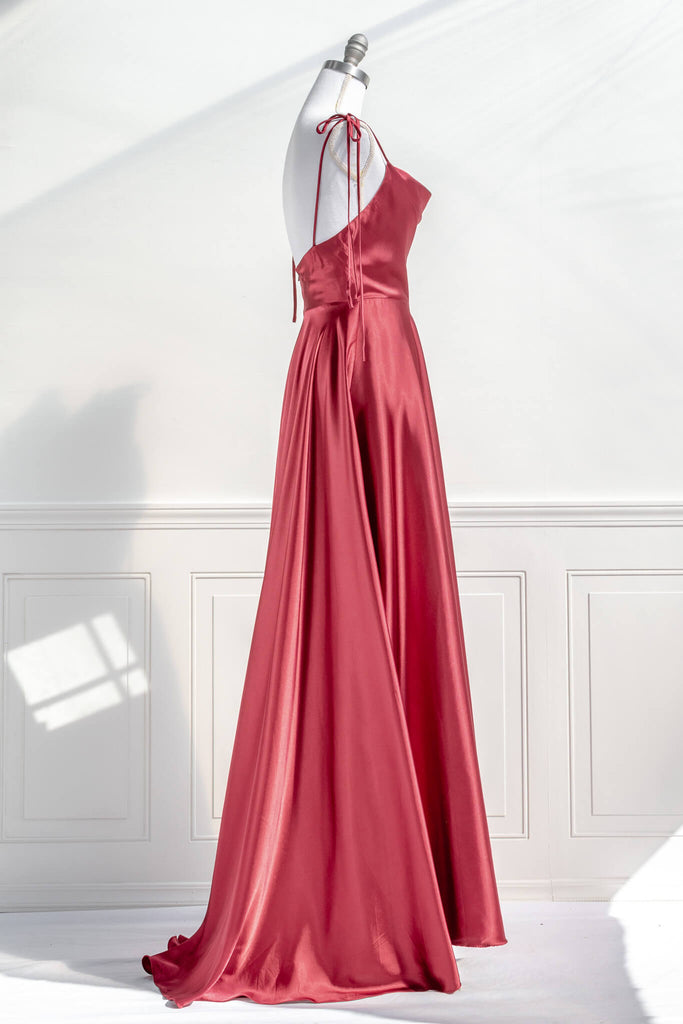 burgundy prom dress - the aphrodite princess dress is a dream for your prom and formal event. all view. amantine.