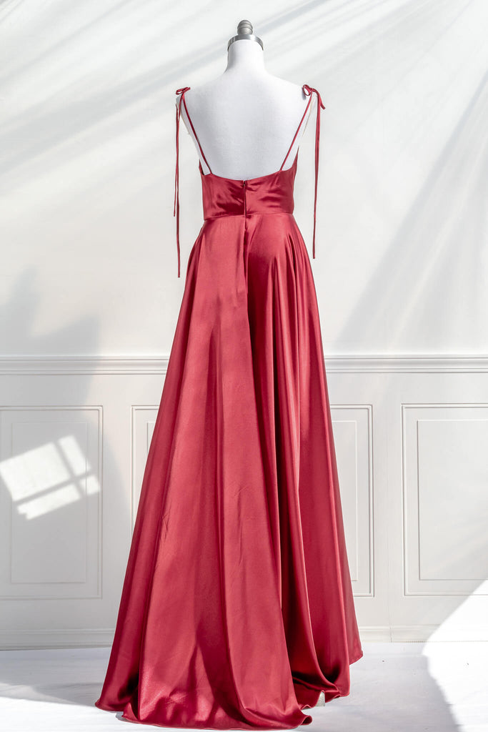 burgundy prom dress - the aphrodite princess dress is a dream for your prom and formal event. back view. amantine.