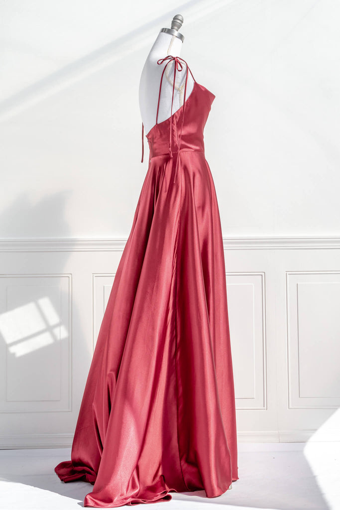 burgundy prom dress - the aphrodite princess dress is a dream for your prom and formal event. flowy view. amantine.