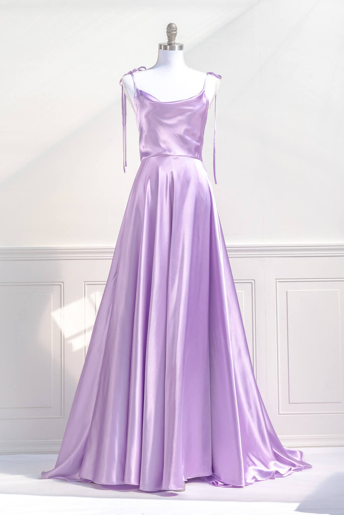 boutique dresses - a french style prom and formal gown in lavender color. princess style. front view. amantine.
