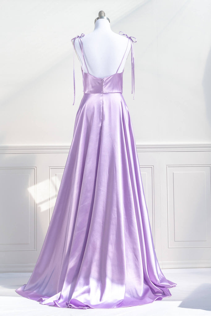 boutique dresses - a french style prom and formal gown in lavender color. princess style. second back view. amantine.