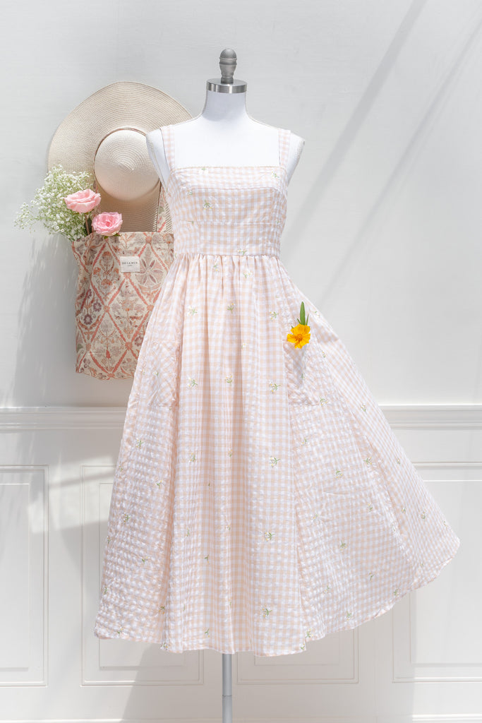 cottagecore dress in pink gingham. french girl style dress. billowing view. amantine. 