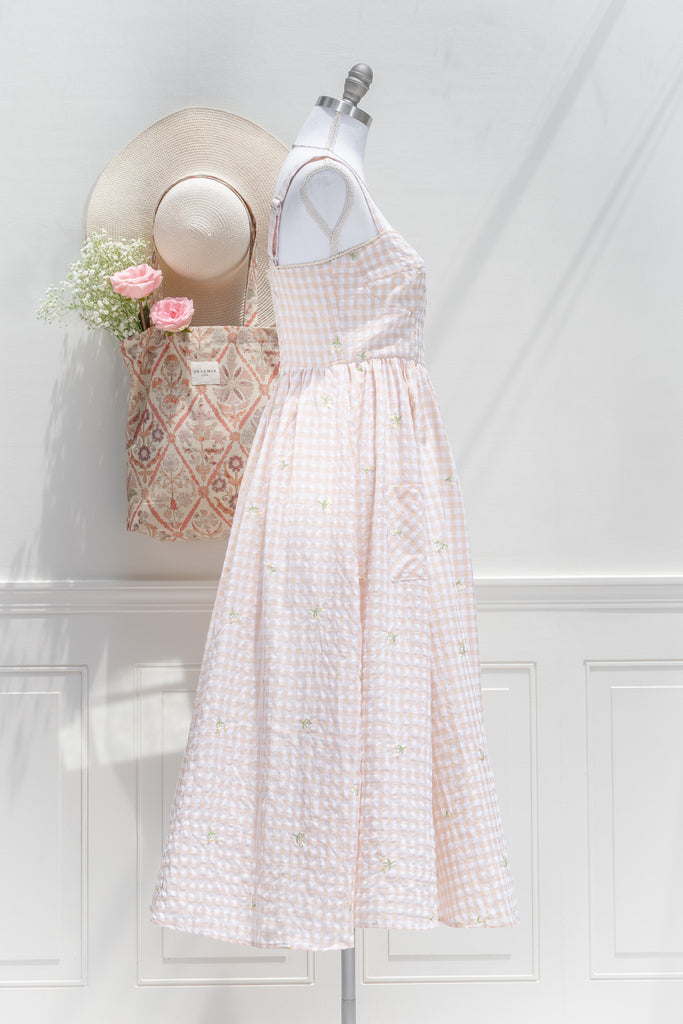 cottagecore dress in pink gingham. french girl style dress. 3/4 side view. amantine. 