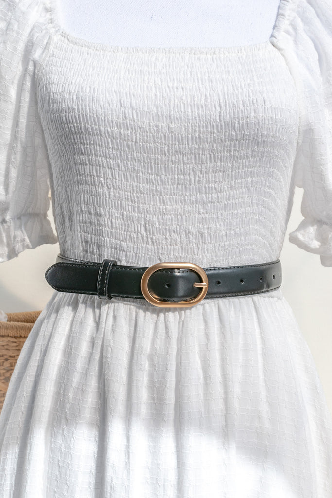 simple black belt. french girl style belt. 