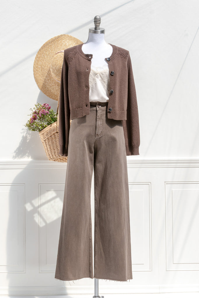 french girl style jean outfit for autumn - amantine