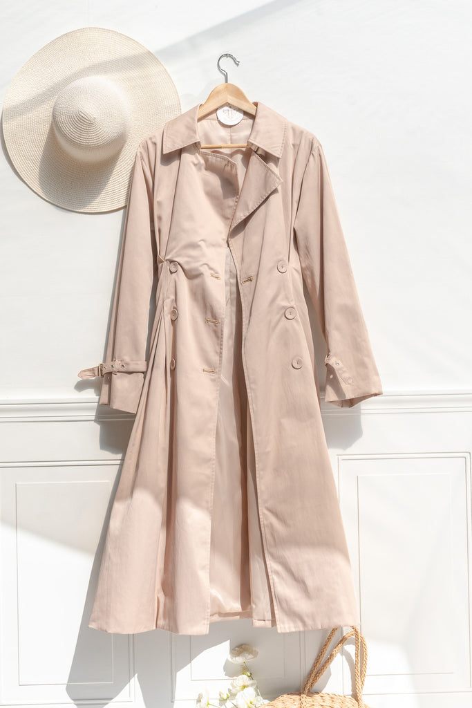 well made beige french trench coat for french girl style. 