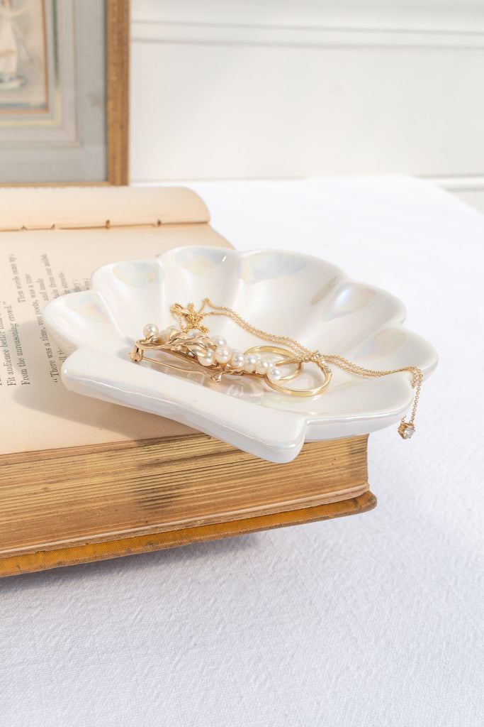 gifts for people who love france and french. a lovely porcelain dish to hold jewelry by your bedside. ideal gift for francophiles. 