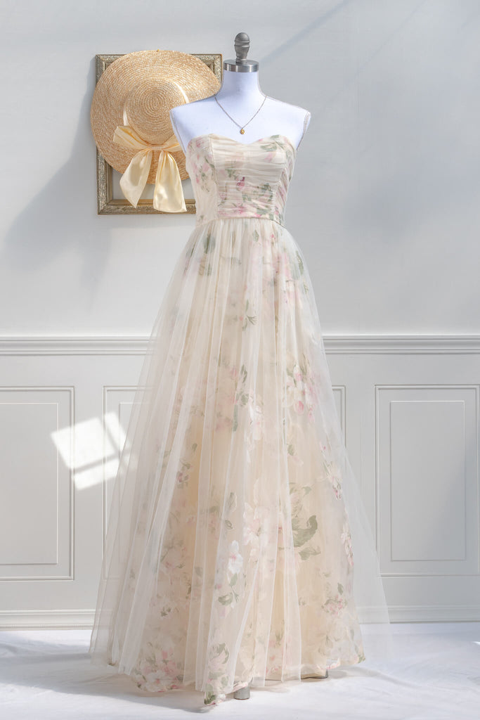 princess prom dress in cream floral tulle. amantine.
