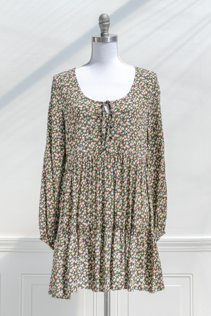 Vintage inspired dresses from amantine boutique - a green floral dress with long sleeves