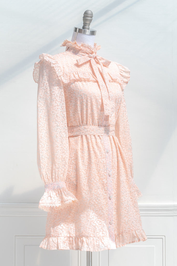 Pink clothes aesthetic - a retro style pink dress from amantine boutique