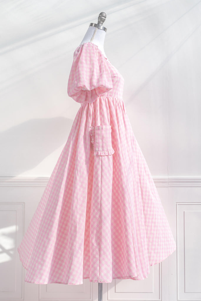 aesthetic dresses - a light pink gingham puffy sleeve, sweet heart neckline, full skirt dress - amantine french and vintage inspired