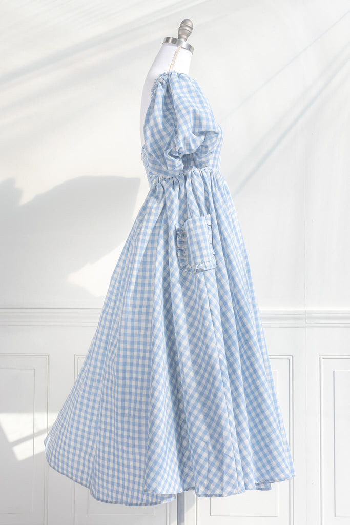 aesthetic dresses - a light blue gingham puffy sleeve, sweet heart neckline, full skirt dress - amantine french and vintage inspired